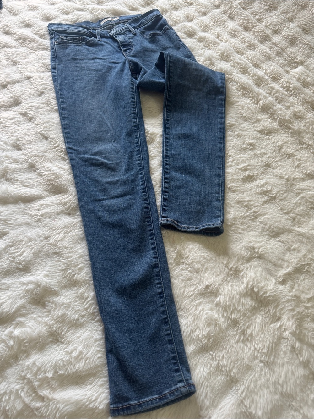 Levi's Women’s Skinny Jeans in Medium Blue Denim